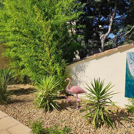 Mazet Avec Piscine Proche Centre-ville D'uzes Tatil Evi *